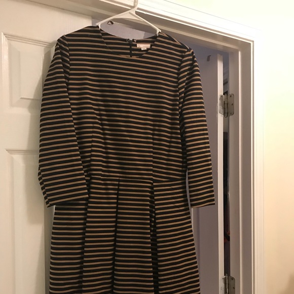 Dress gap - Picture 1 of 1